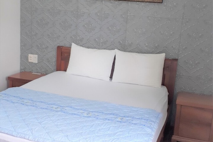 Room 15 of 37