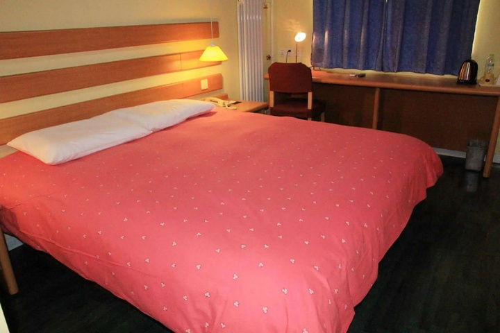 Room 3 of 11