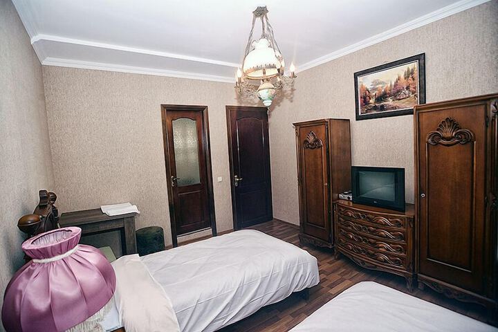 Room 9 of 46