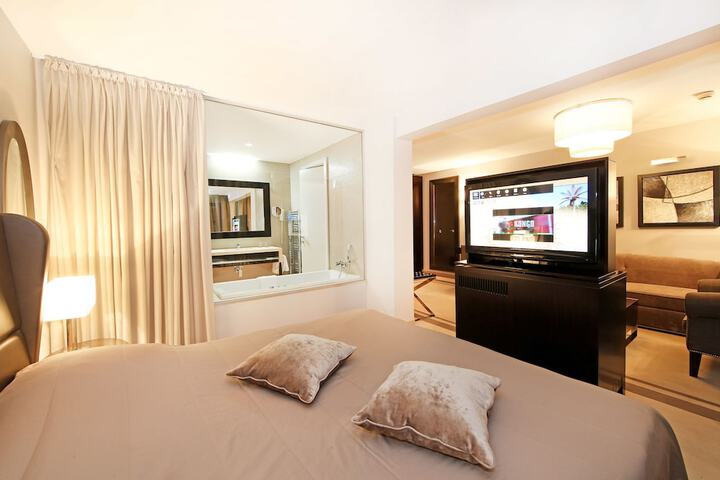 Room 15 of 44