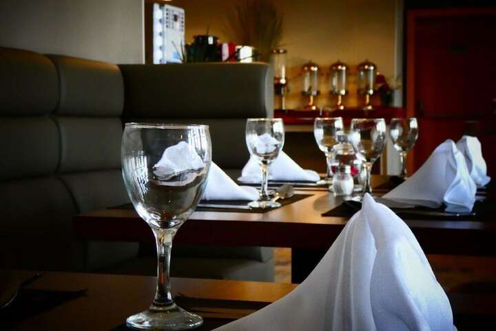 Dining 24 of 34