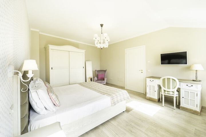 Room 55 of 161