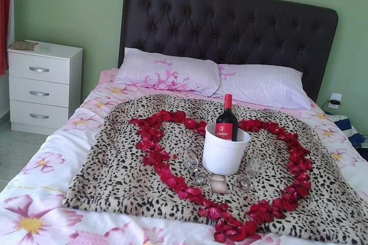 Room 8 of 48