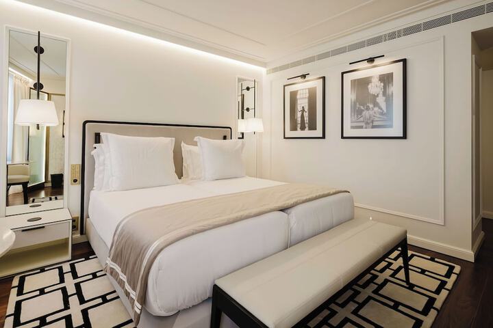 Room 7 of 150