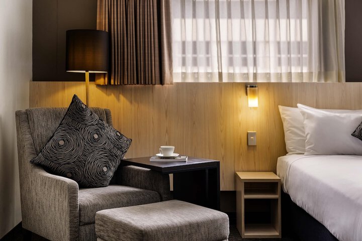 Room 9 of 37