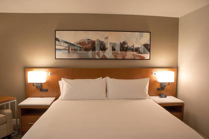 Room 52 of 140