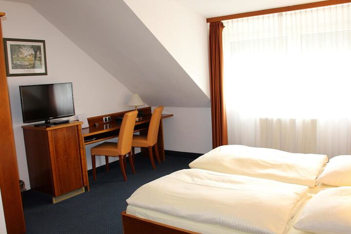 Room 15 of 31