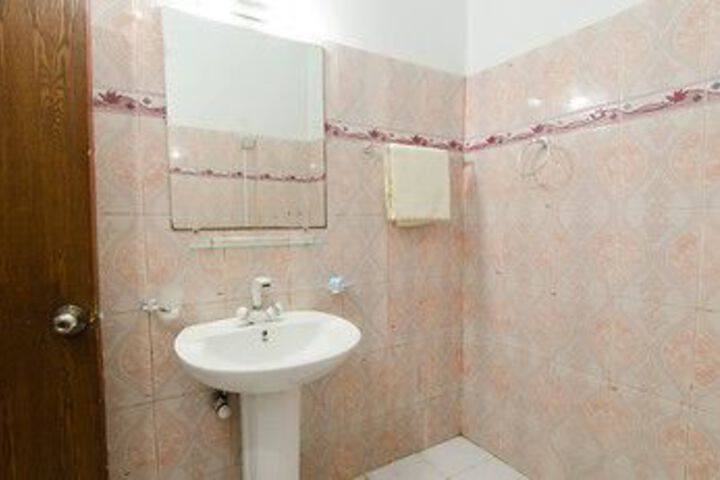 Room 4 of 43