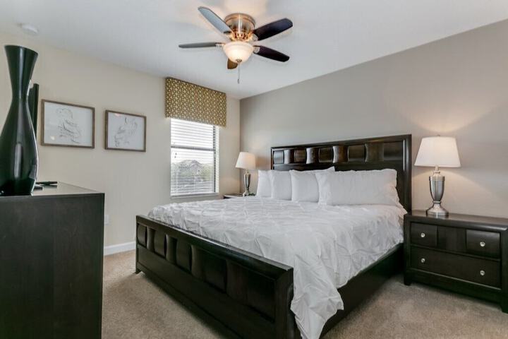 Room 4 of 71