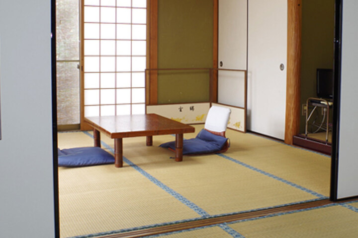 Room 4 of 36