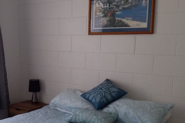 Room 4 of 27