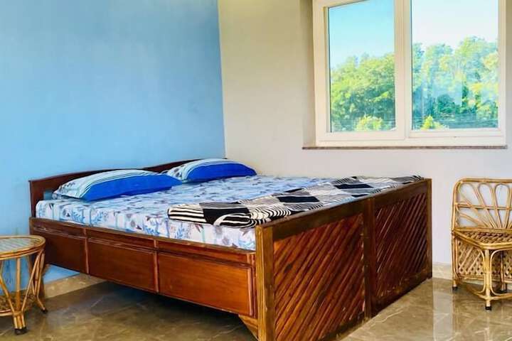 Room 5 of 83