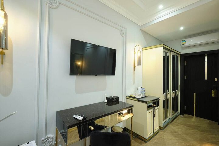 Room 8 of 78