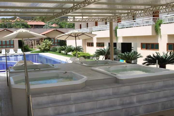Pool 21 of 44