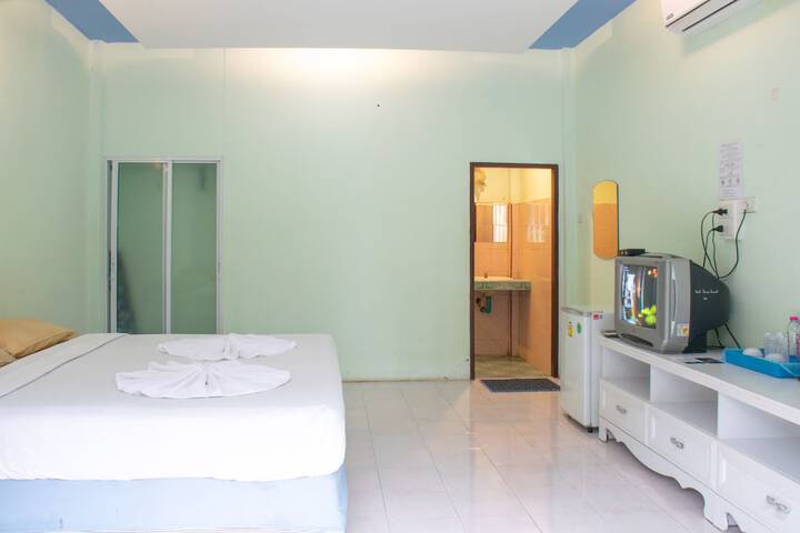 Room 14 of 33