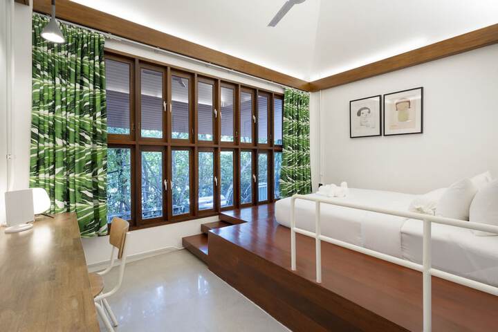 Room 8 of 219