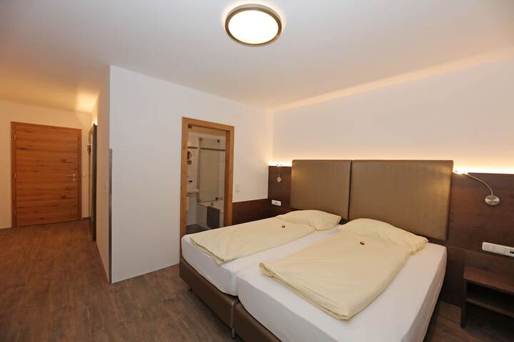 Room 12 of 64