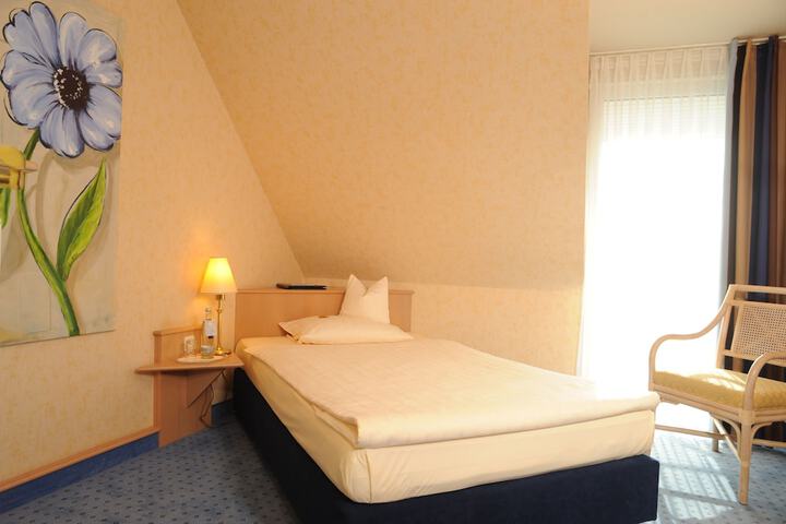 Room 7 of 62