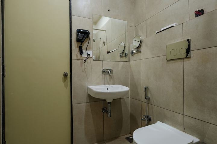 Room 30 of 40
