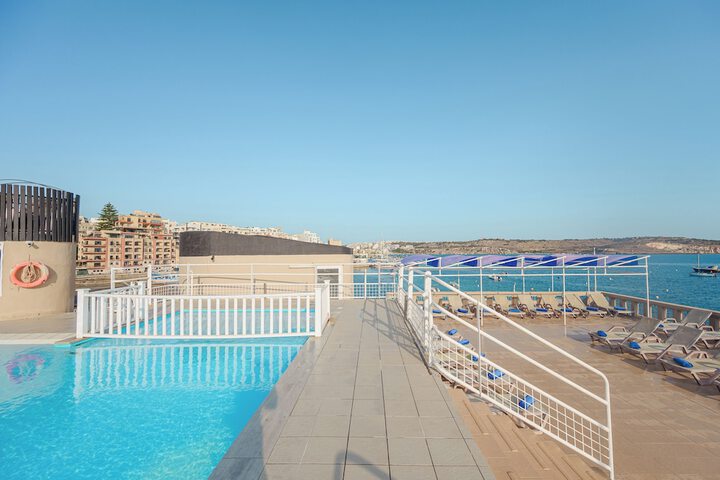Pool 32 of 50