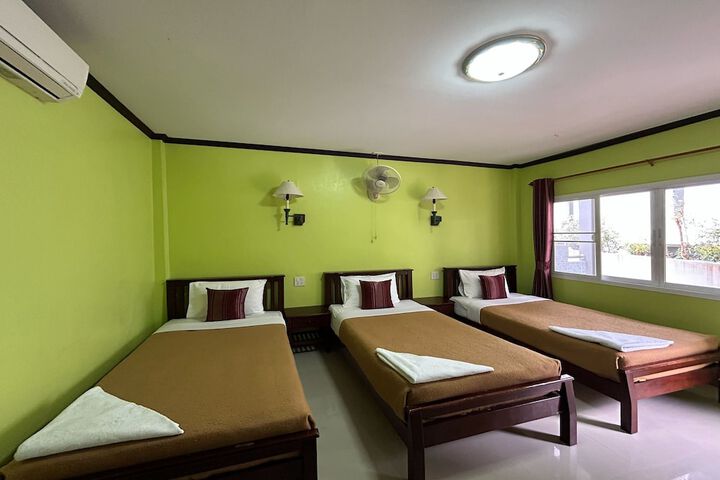 Room 17 of 34