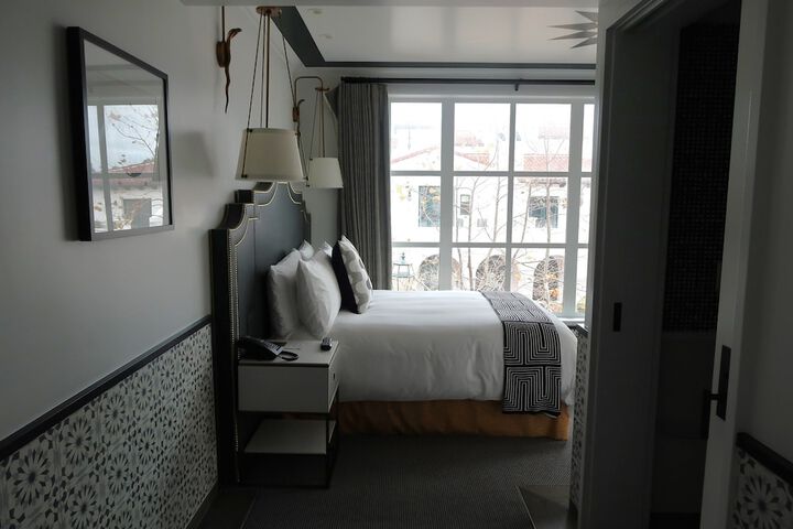 Room 55 of 77