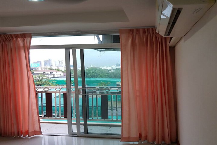 Room 5 of 34