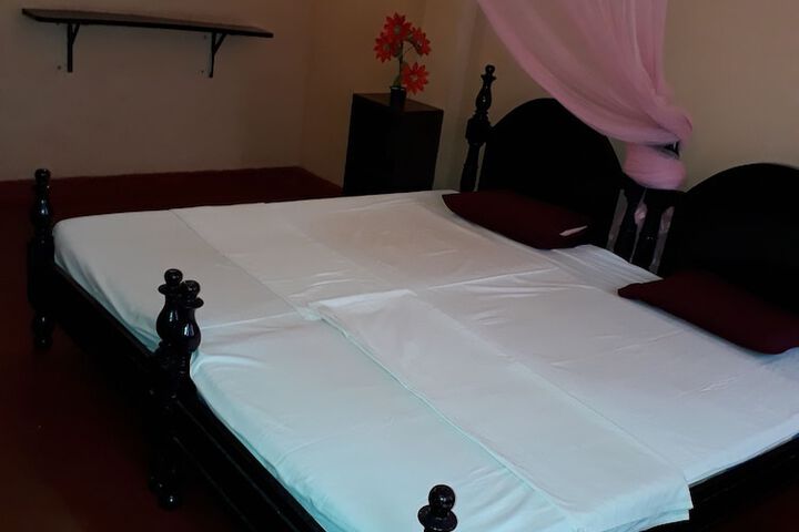 Room 17 of 18