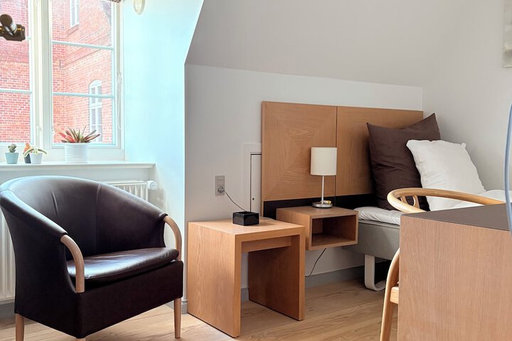 Room 10 of 62