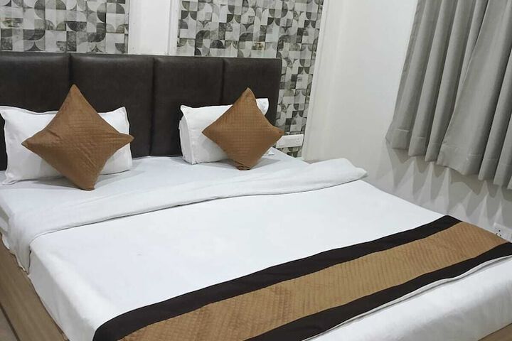 Room 9 of 26