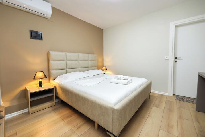 Room 34 of 73