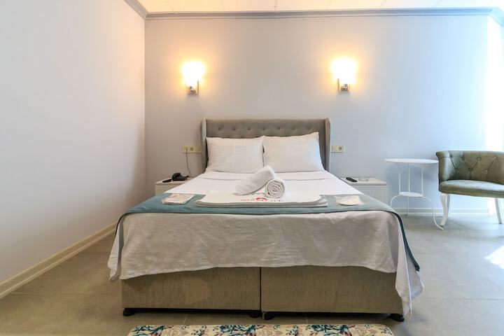 Room 28 of 115