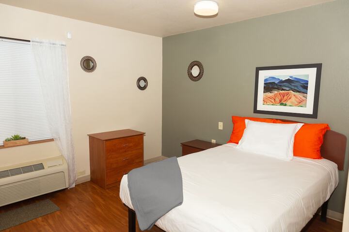 Room 2 of 17
