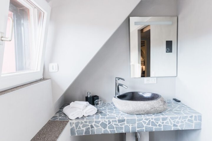 Room 14 of 31