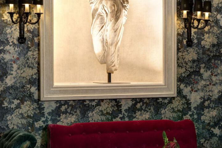Lounge 136 of 153