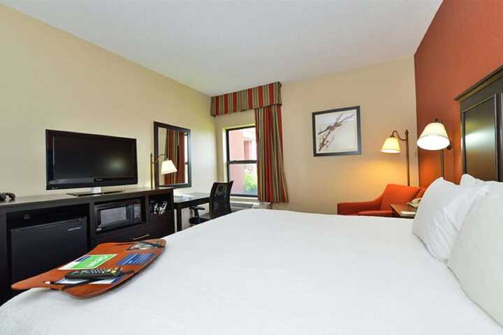 1 King Bed (8 of 8)