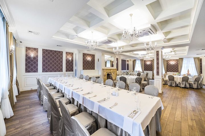 Ballroom/Hall 55 of 85