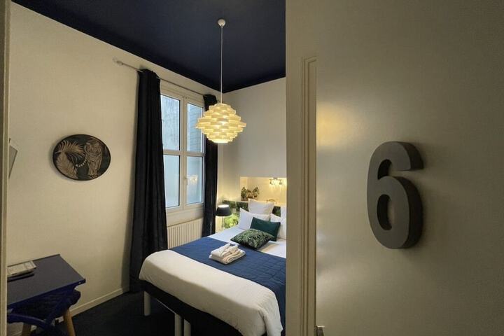 Room 37 of 62