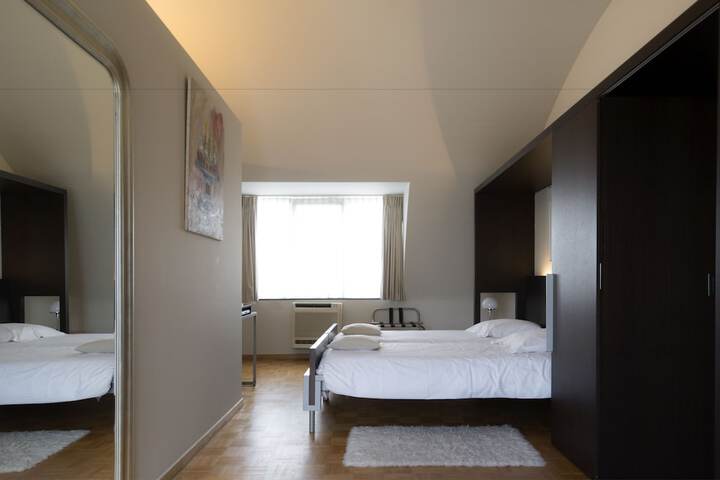 Room 7 of 40
