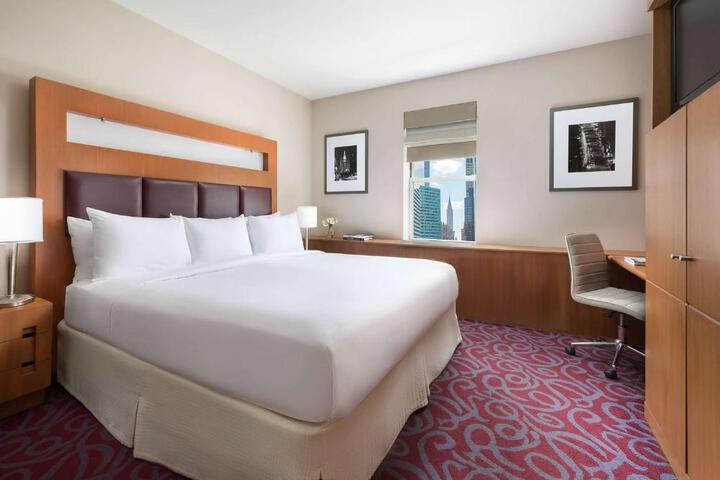 Double Bed Accessible (8 of 11)