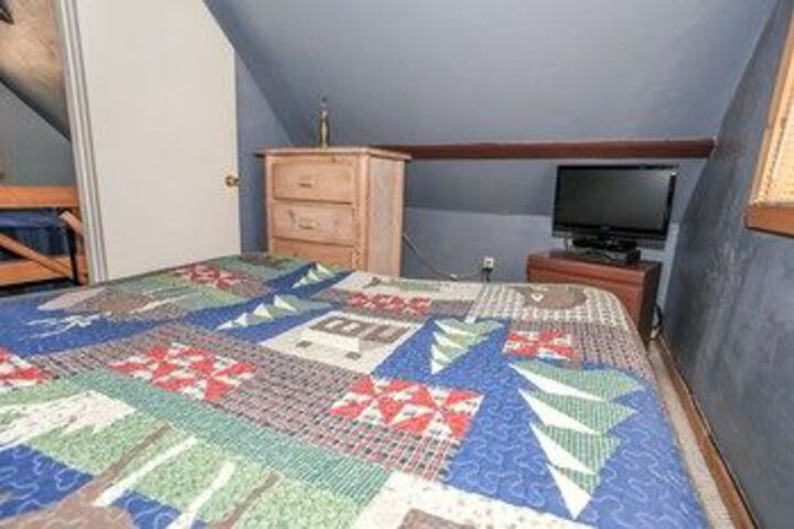 Room 10 of 26