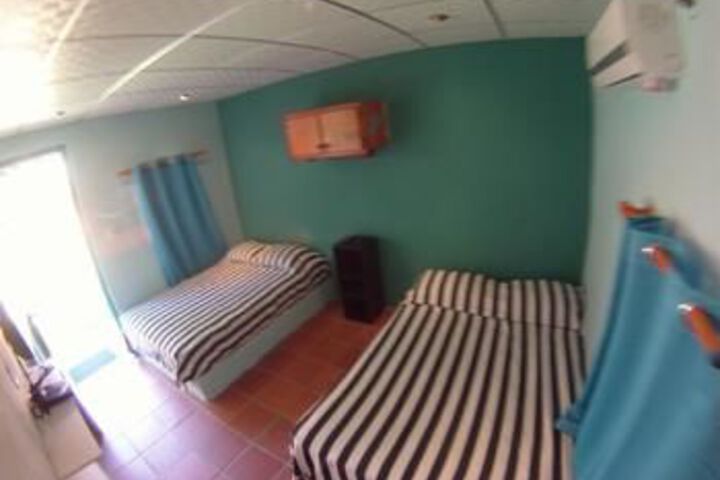 Room 11 of 30