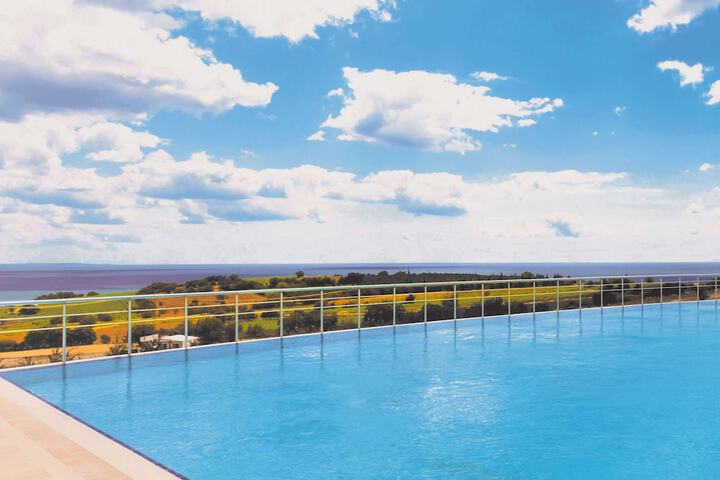 Hotel Pool