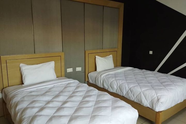 Room 15 of 35