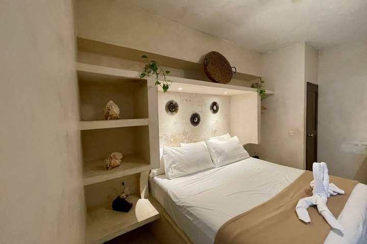 Room 34 of 97