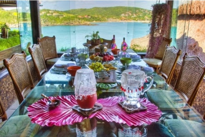Dining 65 of 88