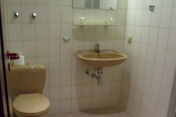 Room 16 of 25