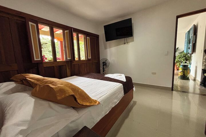 Room 4 of 78