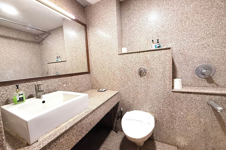 Room 100 of 134