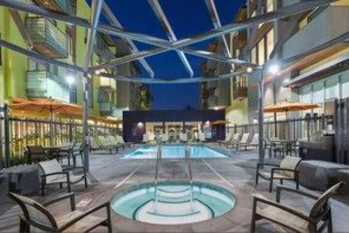 Photo of Global Luxury Suites in Emeryville